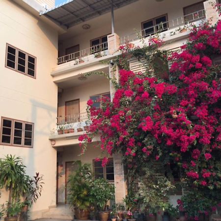Pikul Apartment Hotel Nong Khai Exterior photo